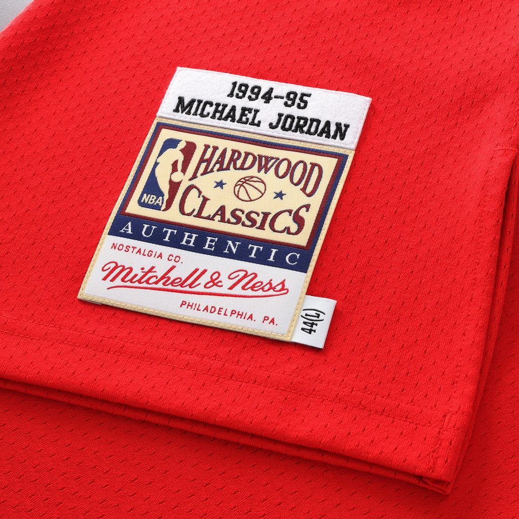 Chicago Bulls Michael Jordan 1994-95 Road 45 Authentic Jersey - Red - Mens