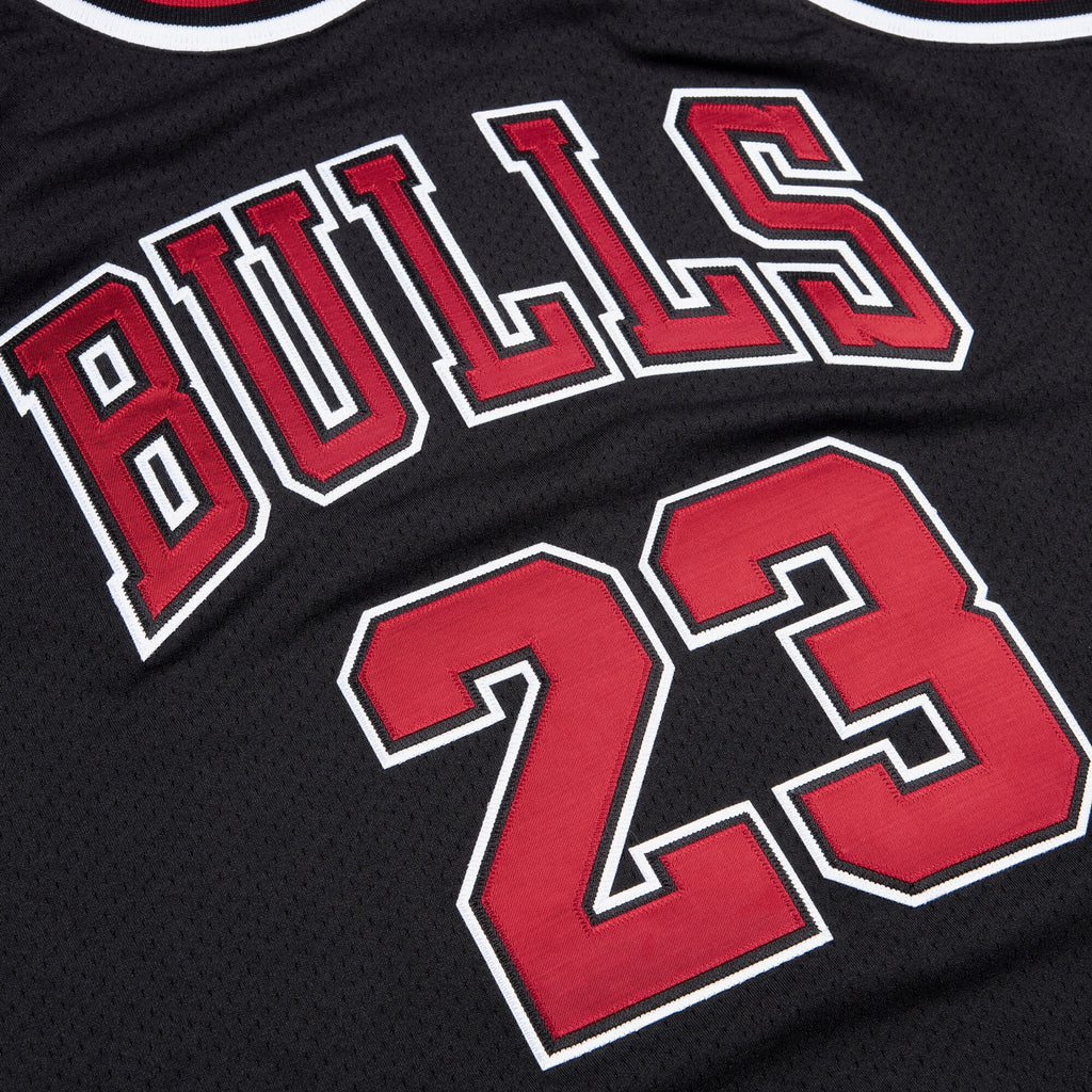 Chicago Bulls Authentic Jersey Alternate Michael Jordan 1997-98